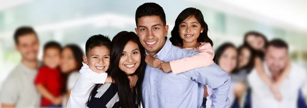 Gelukkig jonge gezinnen — Stockfoto