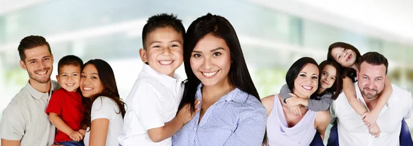 Boldog fiatal családok — Stock Fotó