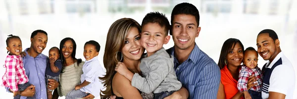 Familias jóvenes felices — Foto de Stock