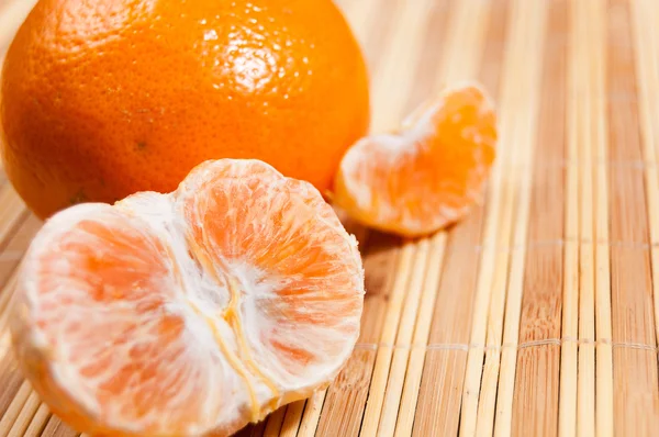 peeled mandarin orange, tangerine slices