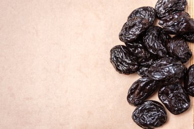 kağıt üzerinde Erik