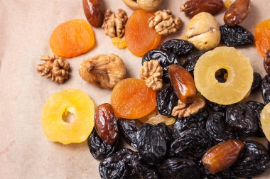 kurutulmuş meyve, kurutulmuş ananas, kuru incir, ceviz, Erik, incir, Kuru Kayısı kağıt, en iyi görünüm üzerinde 