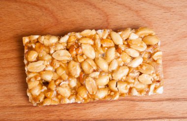 kavrulmuş fındık, Grilyazh masanın üstüne şekerlenmiş