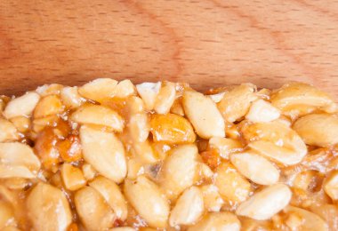 kavrulmuş fındık, Grilyazh masanın üstüne şekerlenmiş