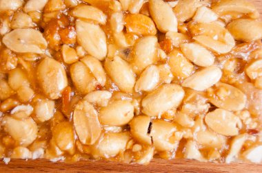 kavrulmuş fındık, Grilyazh masanın üstüne şekerlenmiş