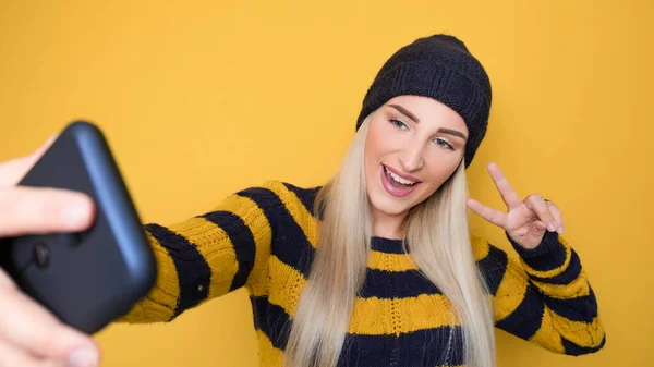 Selfie Happy Girl Holding Hands Smartphone Making Selfie Showing Sign — Stock Photo, Image