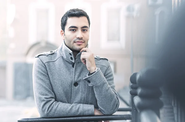 Hermoso joven — Foto de Stock