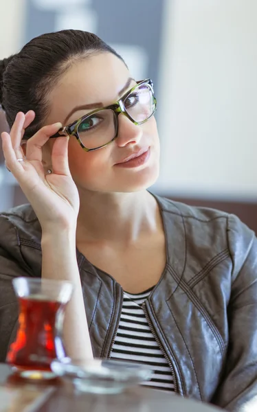 Young woman — Stock Photo, Image