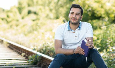 Genç adam.