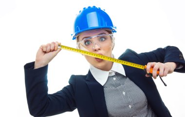 Beyaz arka plan mühendisi kadın