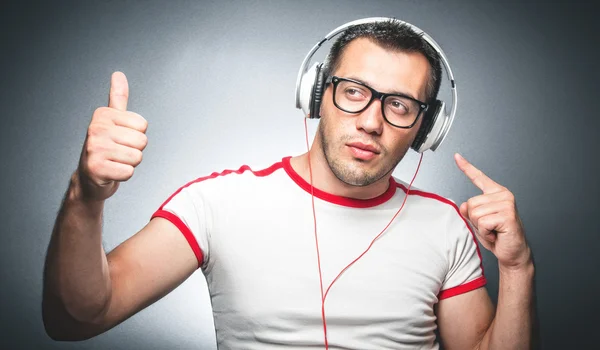 Cara desfrutando na música — Fotografia de Stock