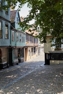 Norwich Norfolk İngiltere 'deki Elm Tepesindeki Dükkanların Dışında