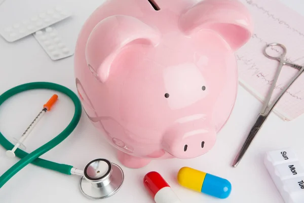 Concept Image Piggy Bank Medical Equipment Illustrate Insurance — Stock Photo, Image