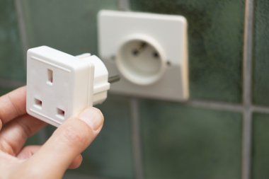 El elektrikli seyahat adaptörü Avrupa S koyarak kapatın