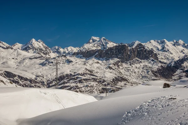 Montañas de formigal resort de invierno . — Foto de Stock