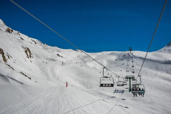 Telesilla en estación de invierno de Formigal . — Foto de Stock