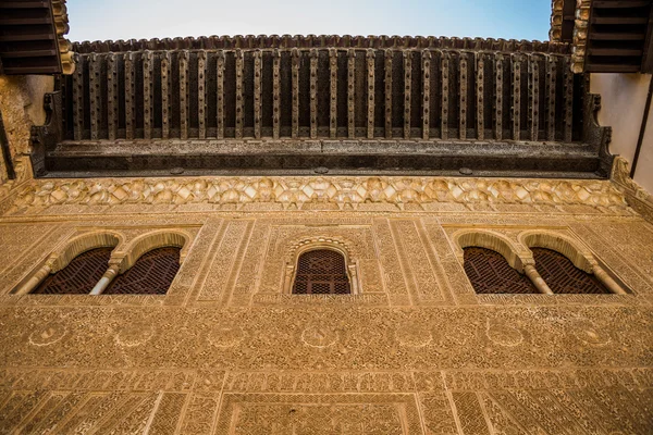 Alhambra de Granada, het platform details van het Alhambra Paleis, de stad van Granada, Andalusie, Spanje. — Stockfoto