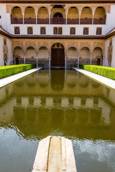 Alhambra de Granada, fuentes del Palacio de la Alhambra, Granada, Andalucía, España . — Foto de Stock