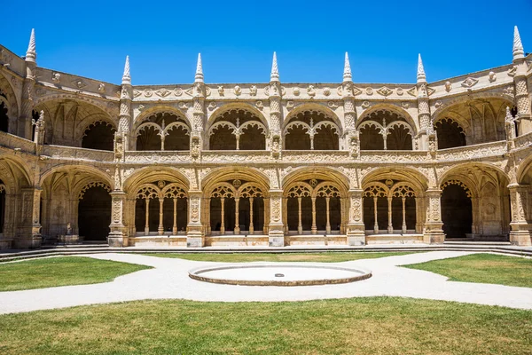 Monasterio de Jerónimos en Lisboa . — Foto de Stock
