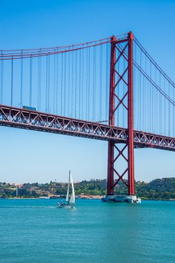 25 Nisan Köprüsü, Lizbon.