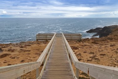 Ahşap yol ve merdivenlere yükseliyorlar bakış açısı, Cape Bridgewater, Avustralya