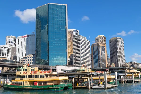 Sirius Ferry docking voor Circular Quay Railway Station, Sydney — Stockfoto