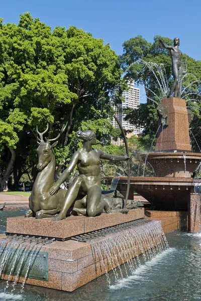 Diana, Artemis Goddess of hunting, with hounds and deer at Archibald Fountain, Sydney — Stock Photo, Image