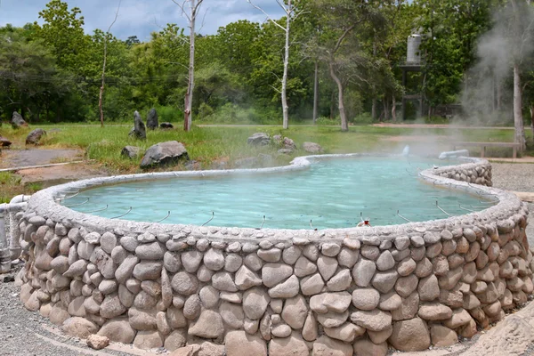 A kád tele forró vízzel San Kamphaeng Hot Springs — Stock Fotó