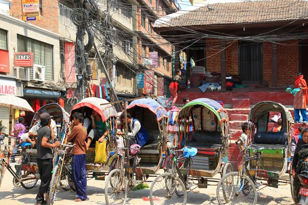 3 τροχοφόρα rickshaws στο Κατμαντού, Νεπάλ — Φωτογραφία Αρχείου