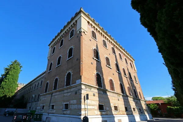 Building at Castel San Pietro in Verona, Italy — Stockfoto