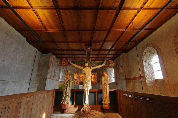 La escena de la crucifixión, alrededor de 1330, en el castillo del Tirol (Schloss Tirol), Italia — Foto de Stock