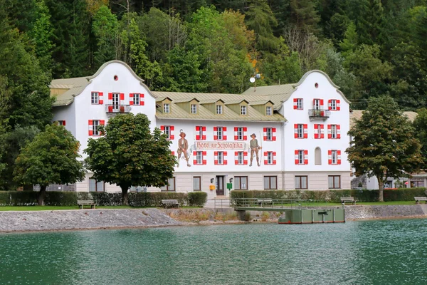 Гостиница Scholastika на озере Озеро в Австрии — стоковое фото