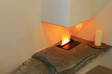 Beyaz Mum sonraki modern elektrikli şömine