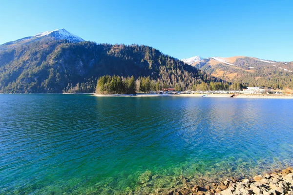 オーストリアの冬の間におり、アッヘン湖湖湖畔 — ストック写真