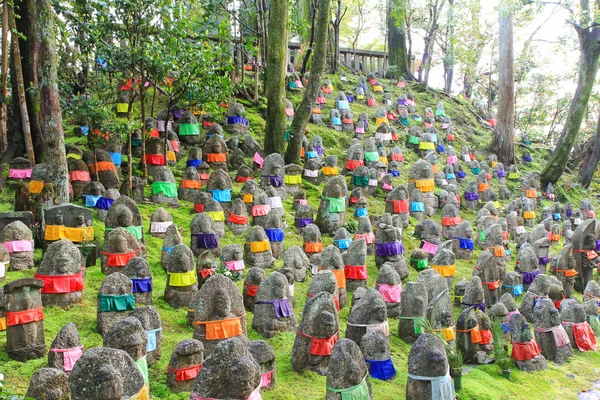 Χιλιάδες αγάλματα πετρών του Jizo Bosatsu στο Jojuin ναό, Κιότο, — Φωτογραφία Αρχείου