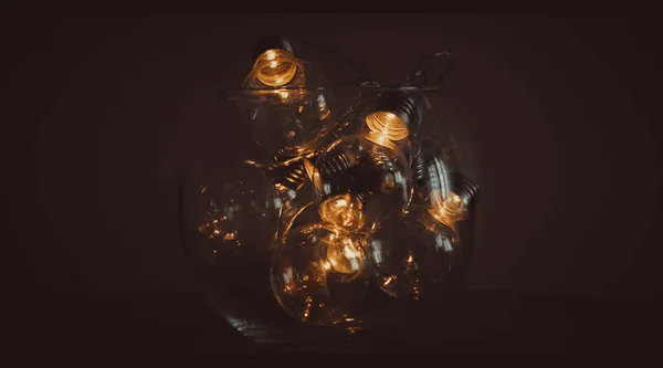 Guirlandas Elétricas Forma Uma Lâmpada Brilho Bola Transparente Escuro — Fotografia de Stock