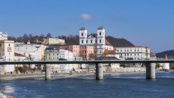 Passau, casco antiguo en el río Danubio, Alemania — Vídeo de stock