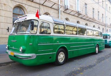 eski otobüs Ikarus 55