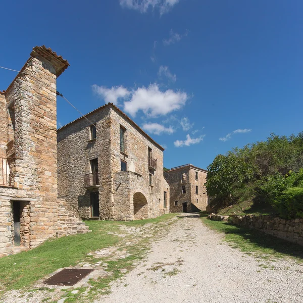 Casas y edificios abandonados en Roscigno en Cilento — Foto de Stock