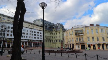 Yunan Meydanı, eski Odessa 'nın ana meydanlarından biri, şehrin tarihi kısmı..