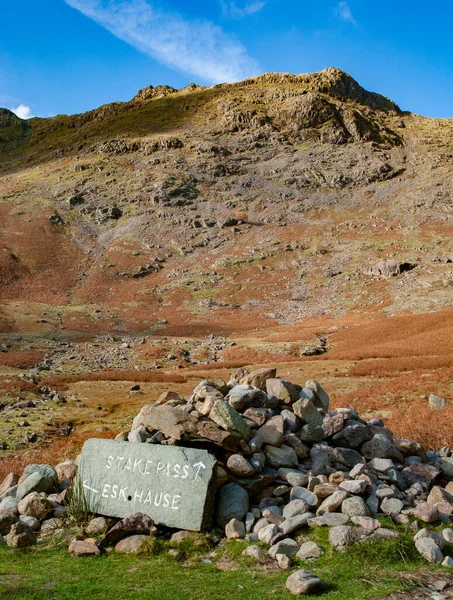 Přihlásit Cumbria Way Mickleden Valley Anglické Lake District Stake Pass — Stock fotografie