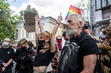 KYIV, UKRAINE - 21 Mayıs 2021: polisin görevi kötüye kullanmasına karşı eylem. Protestocular yaratıcı gençlik safarisine bir son verilmesini talep ediyorlar.