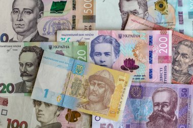 Kağıt para farklı mezhepler, dağınık banknotlarla Ukrayna Hryvnia geçmişi. Enflasyon, iş dünyası, ekonomi ve finans teması.