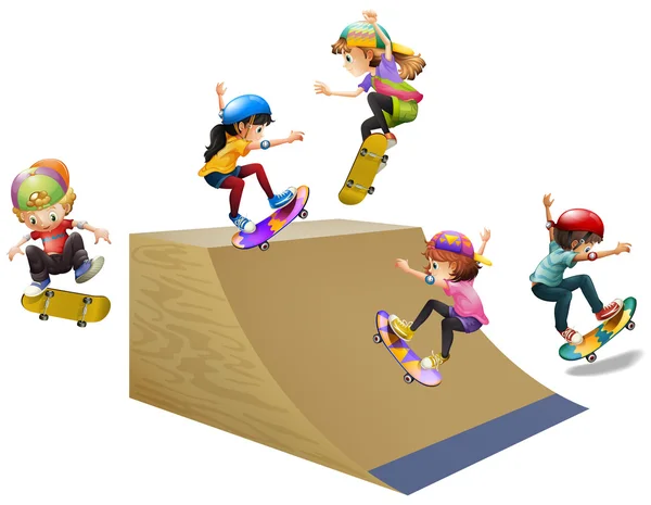 Skateboard per bambini su rampa di legno — Vettoriale Stock