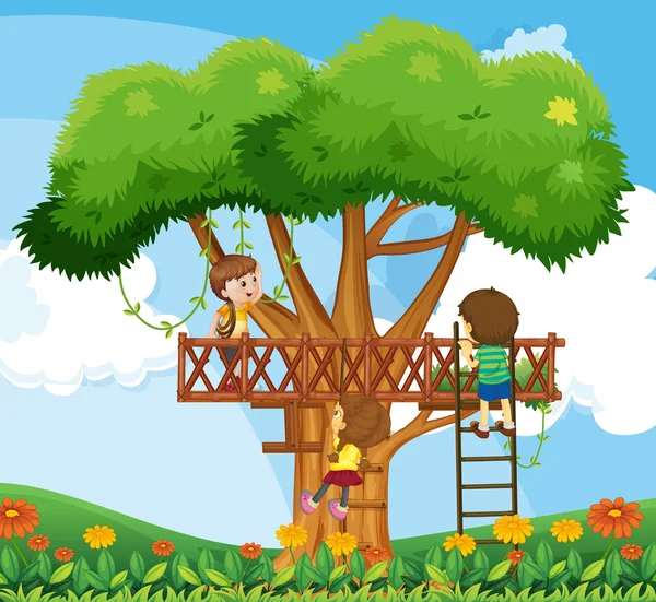 Niños subiendo al árbol en el jardín — Vector de stock