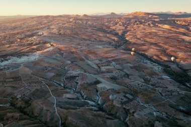 Balonlar Cappadocia üzerinde.