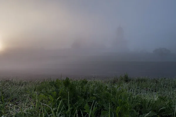 Monastère orthodoxe russe au lever du soleil . — Photo