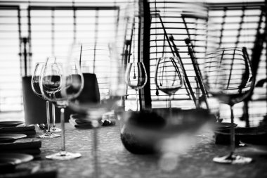 Öğle yemeği için tablo.