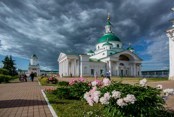 Pravoslavný klášter v Rostov veliký. — Stock fotografie