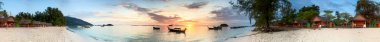 Sunrise bir tropikal plaj